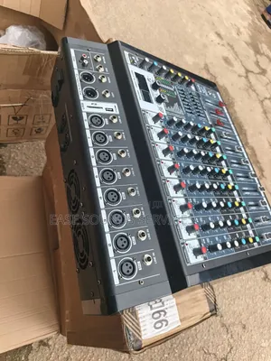 8 Channels Powered Mixer