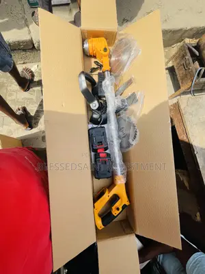 Dewalt Cordless Brush Cutter 118volts