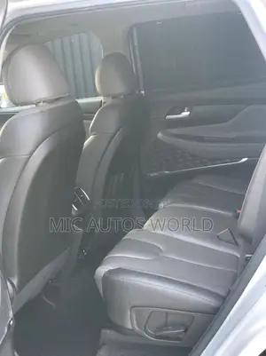 Hyundai Santa Fe 2018 Silver