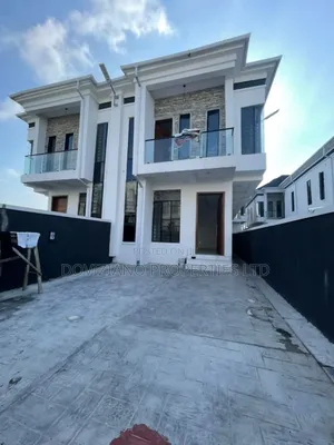 4bdrm Duplex in Ikota for sale