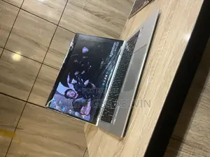 HP 8 256 GB