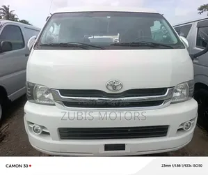 Toyota HiAce 2015 White