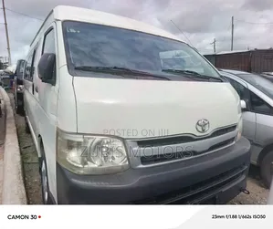 Toyota HiAce 2012 White