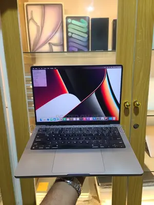 Laptop Apple MacBook Pro 2021 M1 32GB Apple M1 Pro SSD 1T