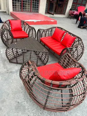 Quality Design Luxury Outdoor Rattan Chairs and Table