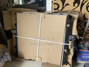 Land Rover Range Rover Lr3 Engine Radiator 2005-2009