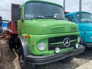 Mercedes-Benz Tipper 911