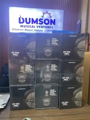 Beyerdynamic Dt990 Pro Headphones 