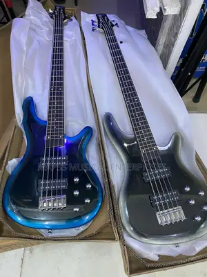 Ibanez Sr Standard Sr305e 5-String Electric Bass Guitar.