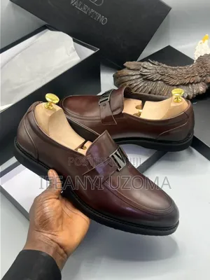 Big Valentino Classic Leather Shoe