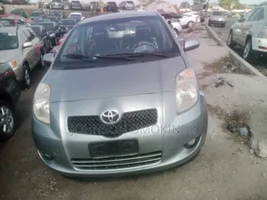 Toyota Yaris Base Hatchback 3dr 2010 Silver