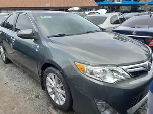 Toyota Camry XLE 4dr Sedan (2.5L 4cyl 6A) 2014