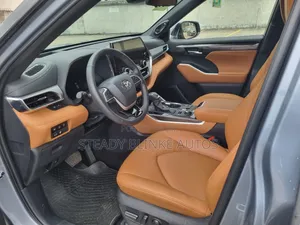 Toyota Highlander Platinum AWD 2024 Blue