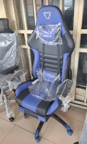 Blue and Black Chair With Legrest