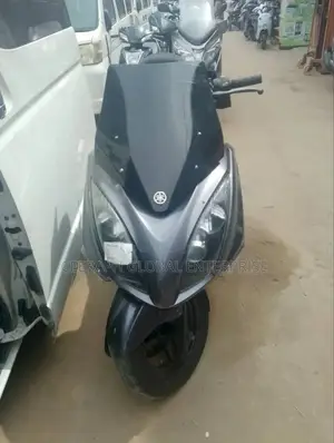 Yamaha Majesty 2012 Black