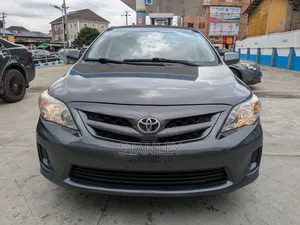 Toyota Corolla LE 4dr Sedan (1.8L 4cyl 4A) 2012 Gray