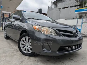 Toyota Corolla LE 4dr Sedan (1.8L 4cyl 4A) 2012 Gray