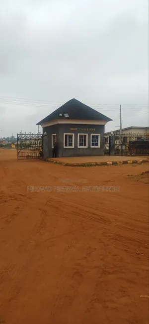 3bdrm Bungalow in Treasure Island, Shimawa for sale