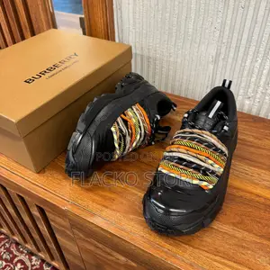 Original Burberry Arthur Casual Sneakers