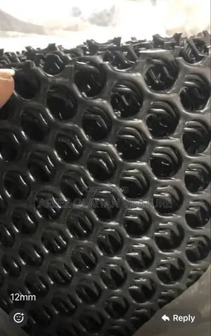 Plastic Mesh 10mm.Width 1.5m,The Length 30me and Weight 20kg