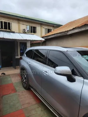 Toyota Highlander XLE 2022 Silver