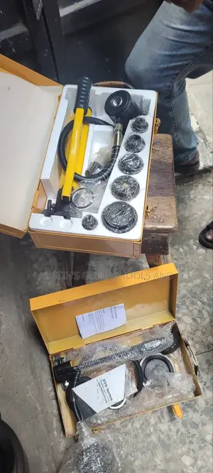 Hydraulic Hole Punch