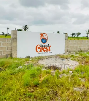 100% Dry Land. Good Title: Cofo Close to Coastal Road