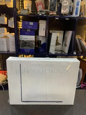 New Laptop Apple MacBook Air 2025 M4 13-Inch 16GB Apple M4 SSD 256GB