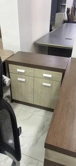1.4 Imported Turkey Office Desk With Extension