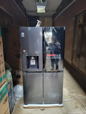 Lg Ice Maker/Water Dispenser Side by Side Refrigerator
