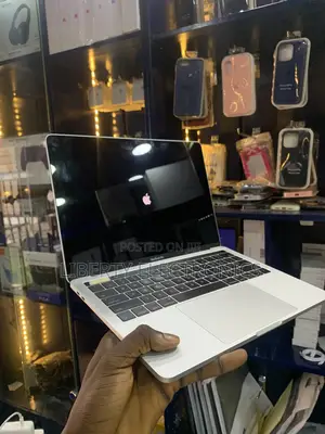 Laptop Apple MacBook Pro 2017 16GB Intel Core I7 SSD 512GB