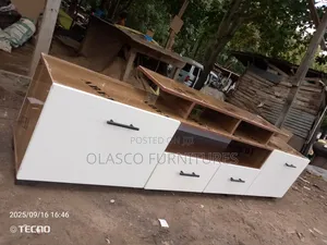 Tv Stand 7ft High Gloss Material