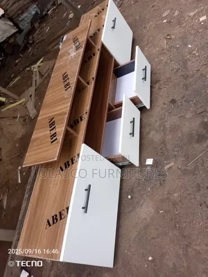 Tv Stand 7ft High Gloss Material