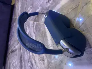 Neatly Used Apple Airpod Max 1st Generation Blue