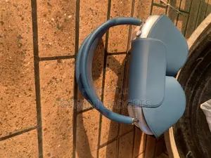 Neatly Used Black Airpod Max 1st Generation Blue
