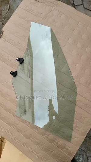 Kia Seltos 2022 Door Glass Available