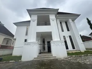 5bdrm Duplex in Efab Metropolis for sale