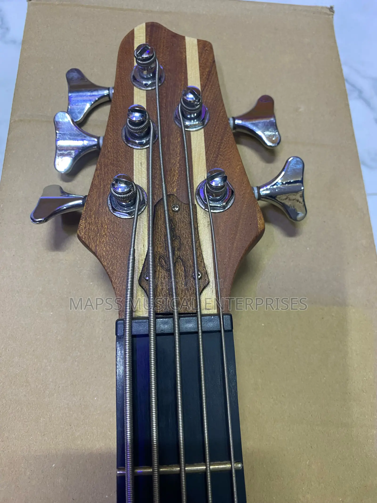 Smiger 5-String Active Electric Bass Guitar.