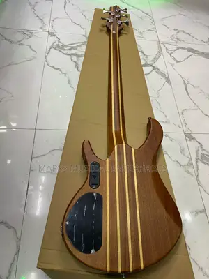 Smiger 5-String Active Electric Bass Guitar.