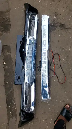 Boot Chrome And Bumper Padded Prado With Led Light
