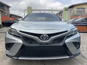 Toyota Camry 2019 Silver