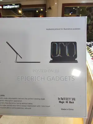 iPad 10th Gen Magic Keyboard and Case