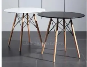 Tiny Leg Table 80*80cm