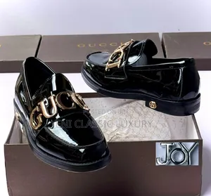 Gucci Luxury Designer Loafers Shoes Well Branded Package