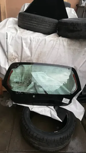 Back Windscreen Glass for Toyota Hygo 2005 Available