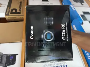 Canon Eos R8 Rf 24-50mm Len