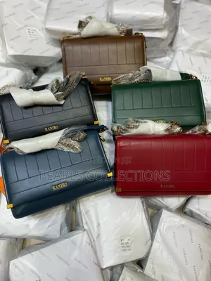 Kaniro Quilted Medium Shoulder Bag