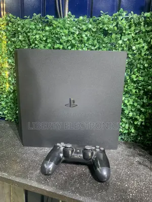 Direct Uk Used Ps4 Pro 1tb +One Controller