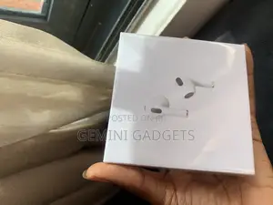 Newest Generation Apple Airpod 3