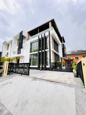 6bdrm Duplex in Ikate for sale